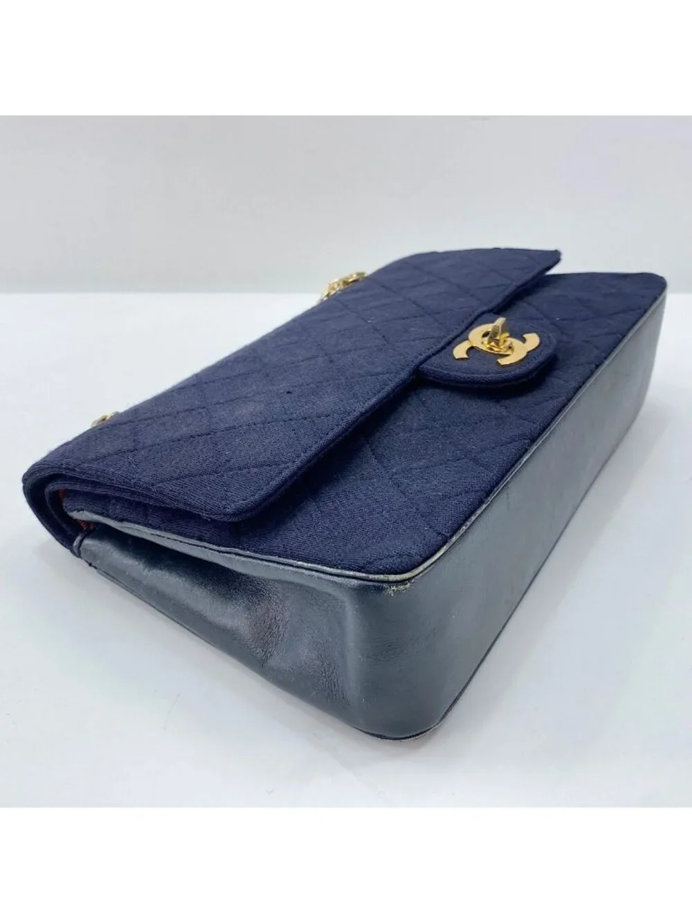 Chanel Shoulder Bag Quilted 25